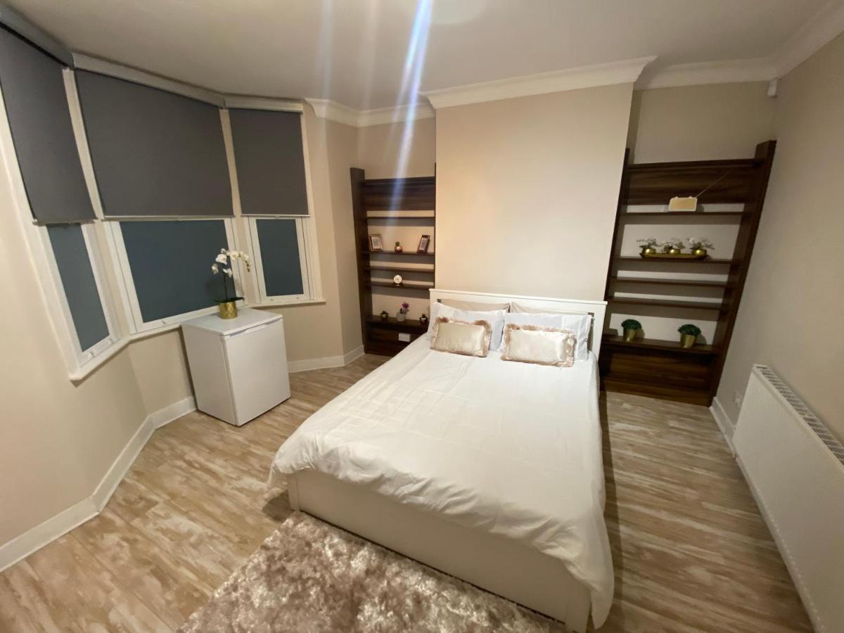 Private Rooms In Excellent Family House ,Zone 2 Londýn Exteriér fotografie