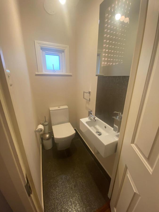 Private Rooms In Excellent Family House ,Zone 2 Londýn Exteriér fotografie